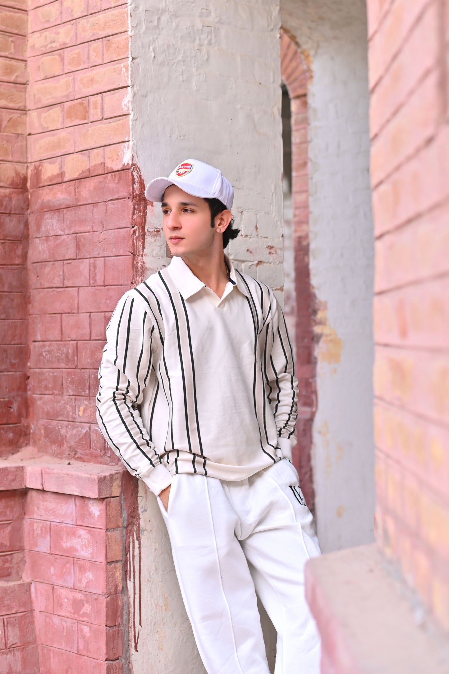 White Baggy + White Polo