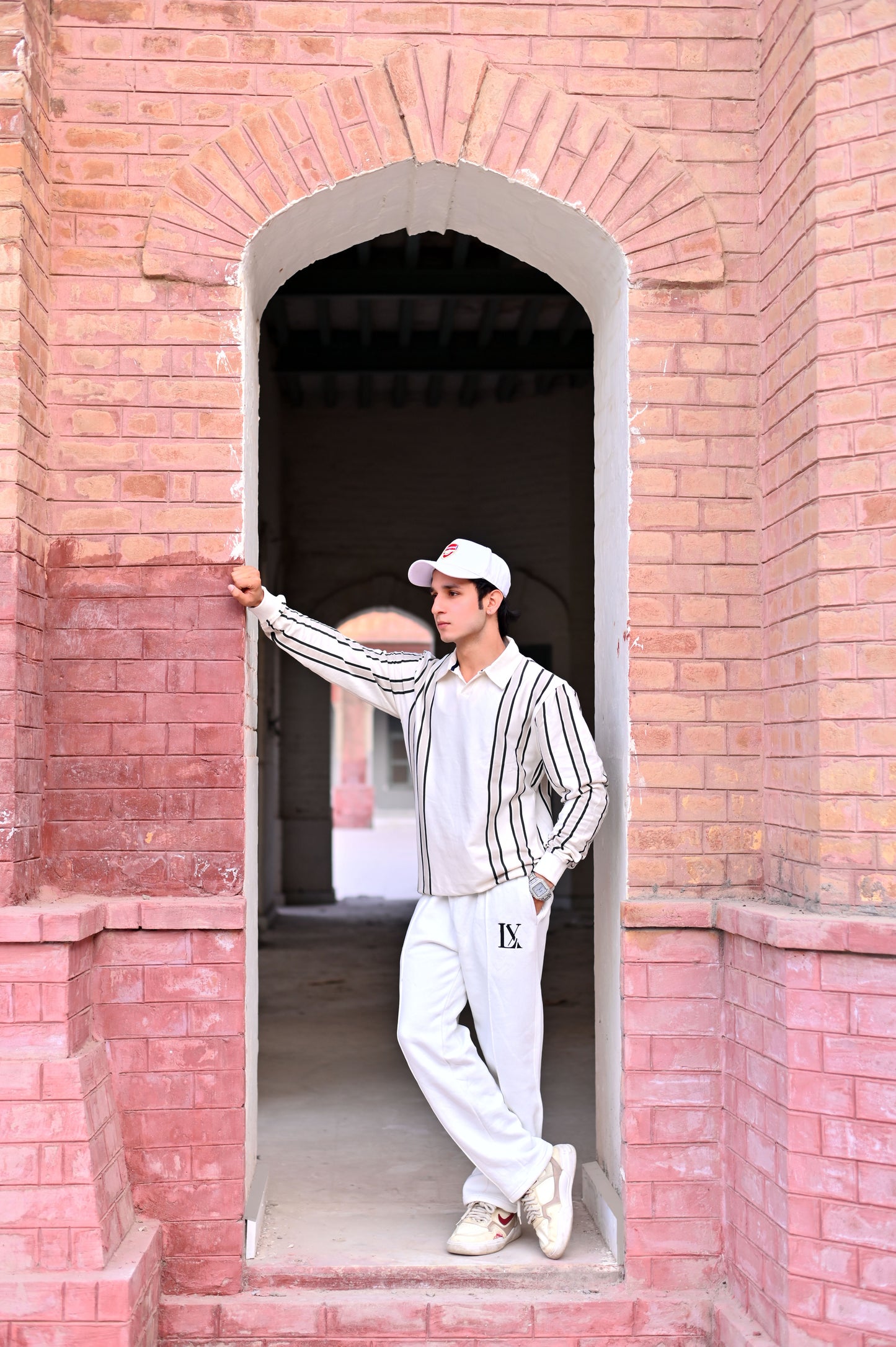 White Baggy + White Polo